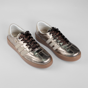 TENIS EN CUERO COLOR ORO BRILLANTE