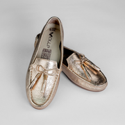 MOCASÍN EN CUERO COLOR ORO ELEGANTE