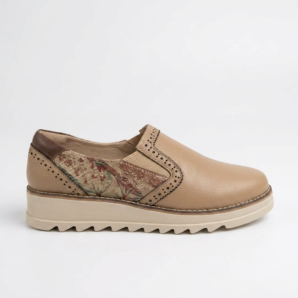 MOCASÍN EN CUERO COLOR CAPUCHINO X GRABADO