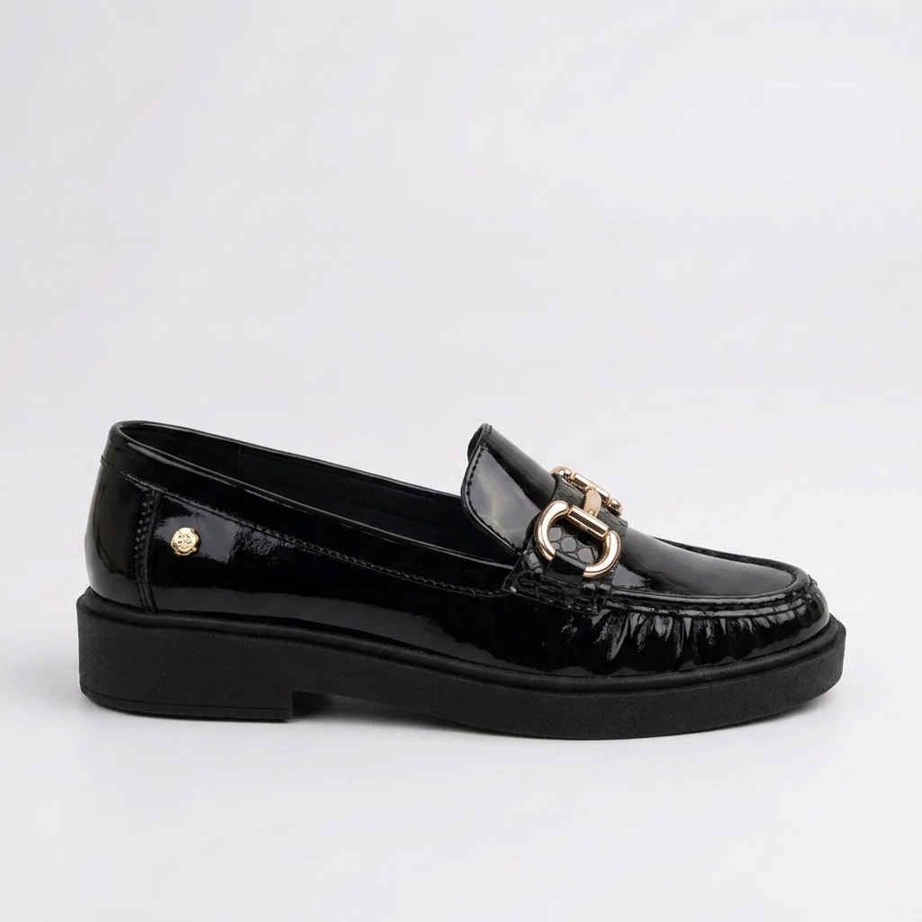 MOCASÍN EN CUERO COLOR NEGRO CHAROL