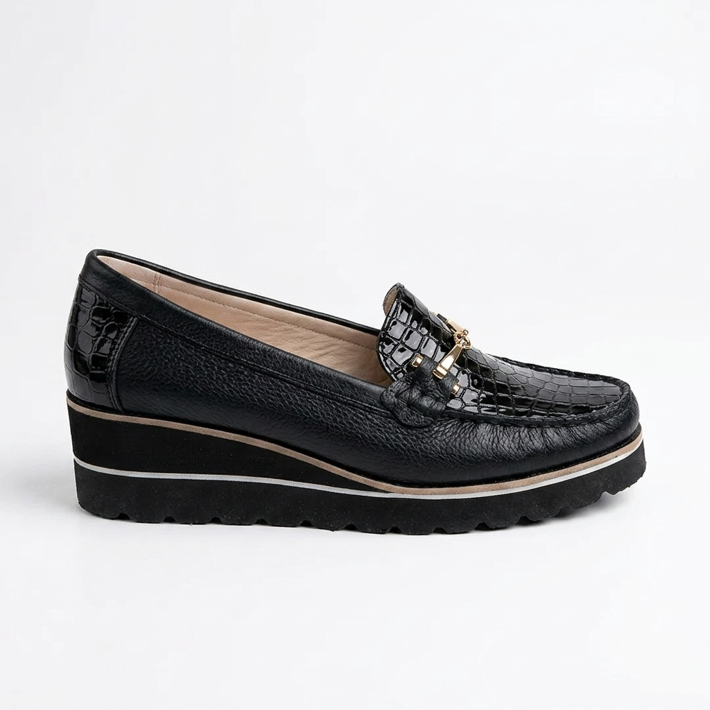 MOCASÍN EN CUERO COLOR NEGRO ELEGANTE