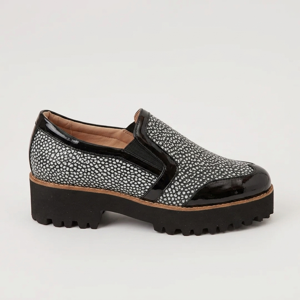 MOCASÍN EN CUERO COLOR NEGRO X BLANCO