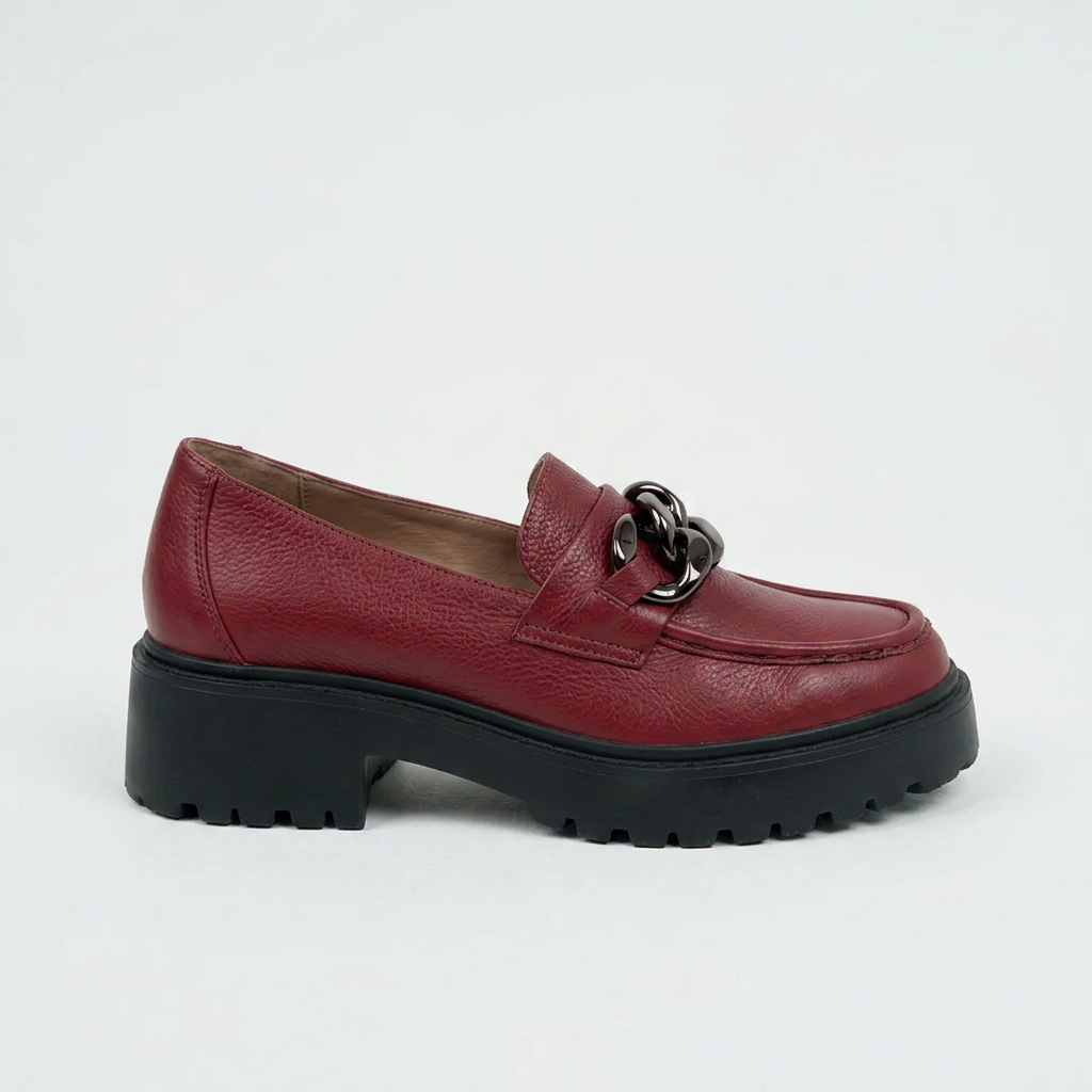 MOCASÍN EN CUERO COLOR VINOTINTO ELEGANTE
