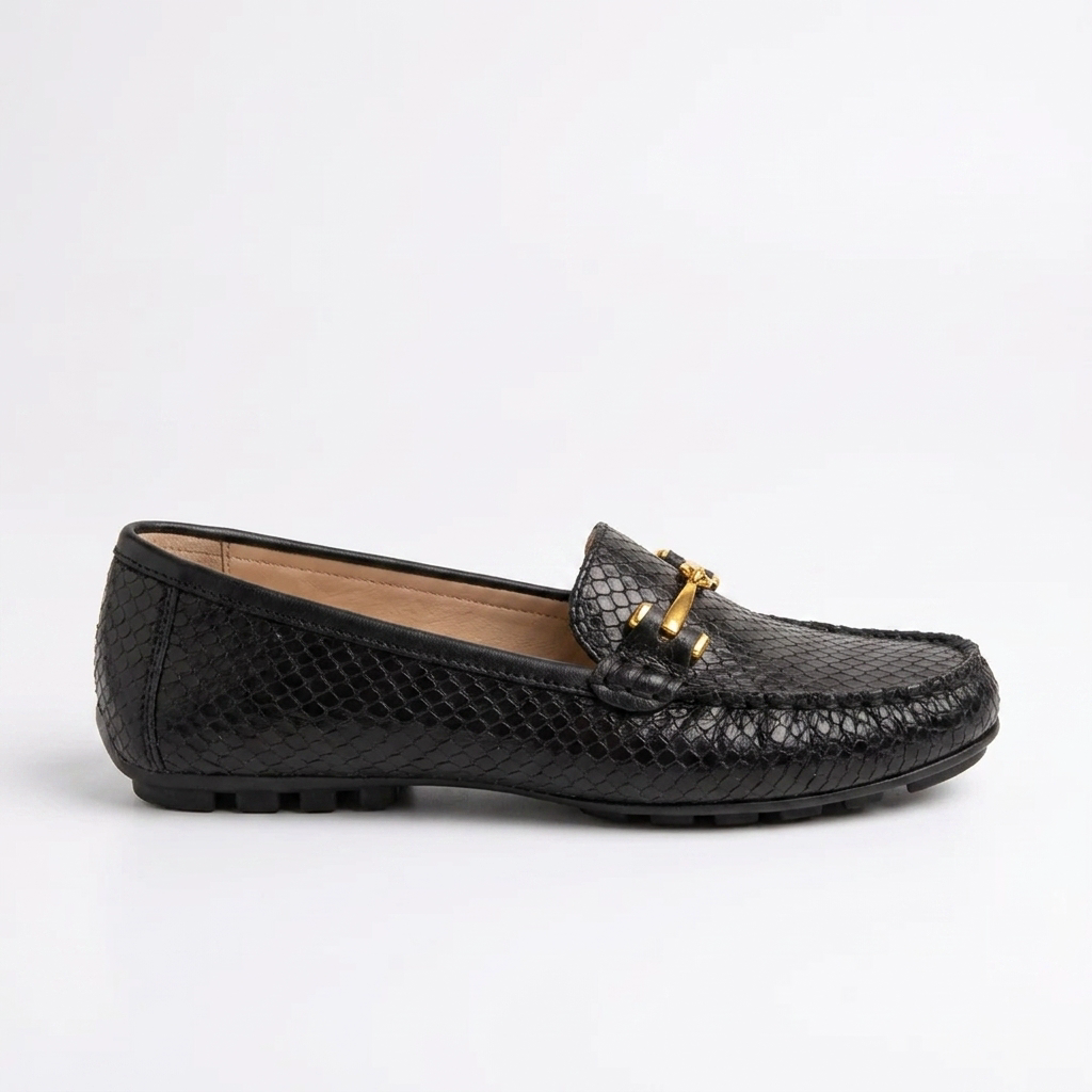MOCASÍN EN CUERO COLOR NEGRO VERSÁTIL