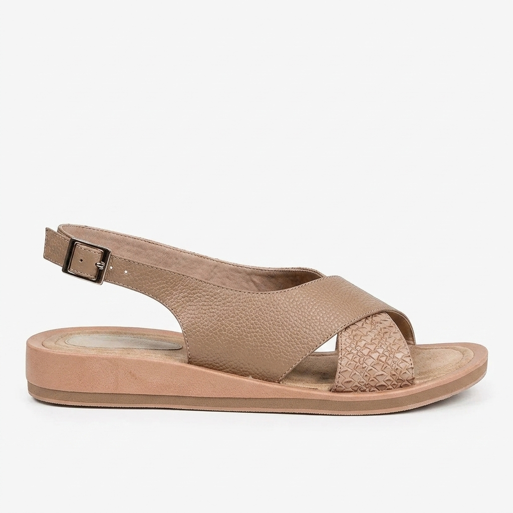 SANDALIA PLANA EN CUERO COLOR CAPUCHINO ELEGANTE