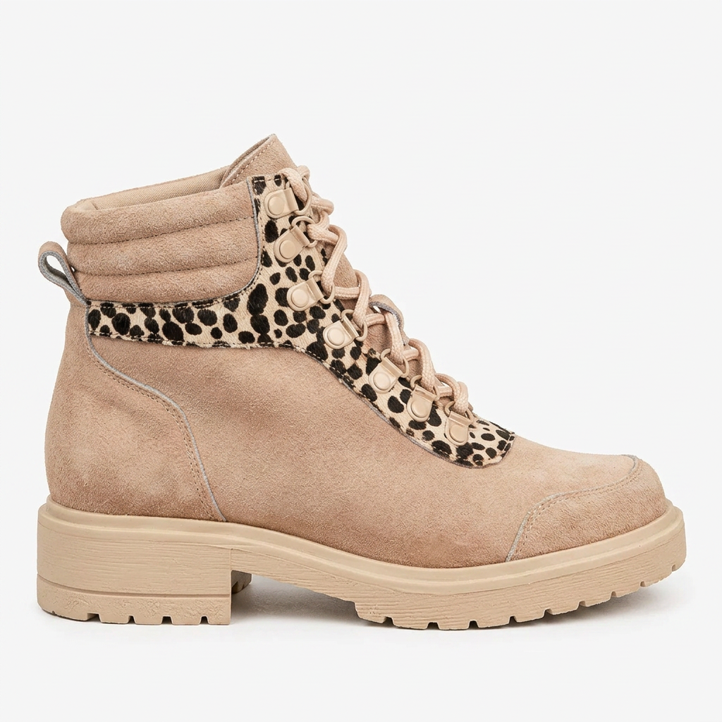 BOTA EN CUERO COLOR BEIGE CLÁSICO