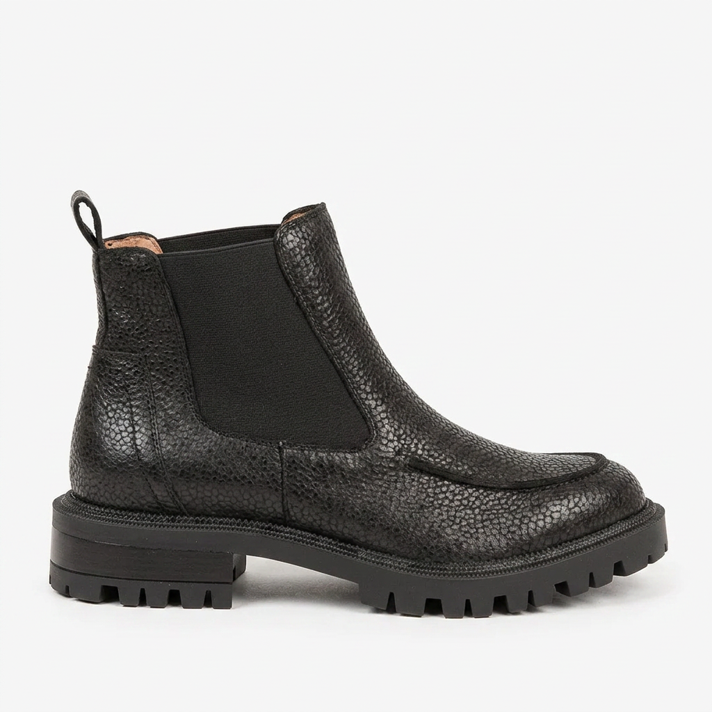 BOTA EN CUERO COLOR NEGRO PRÁCTICO