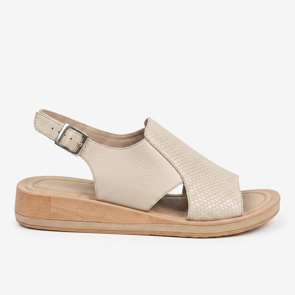 SANDALIA PLANA EN CUERO COLOR BEIGE VERSÁTIL