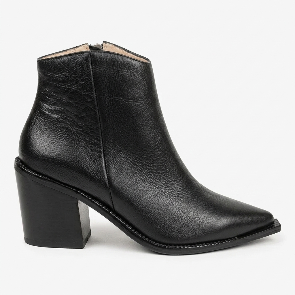 BOTA EN CUERO COLOR NEGRO CHIC
