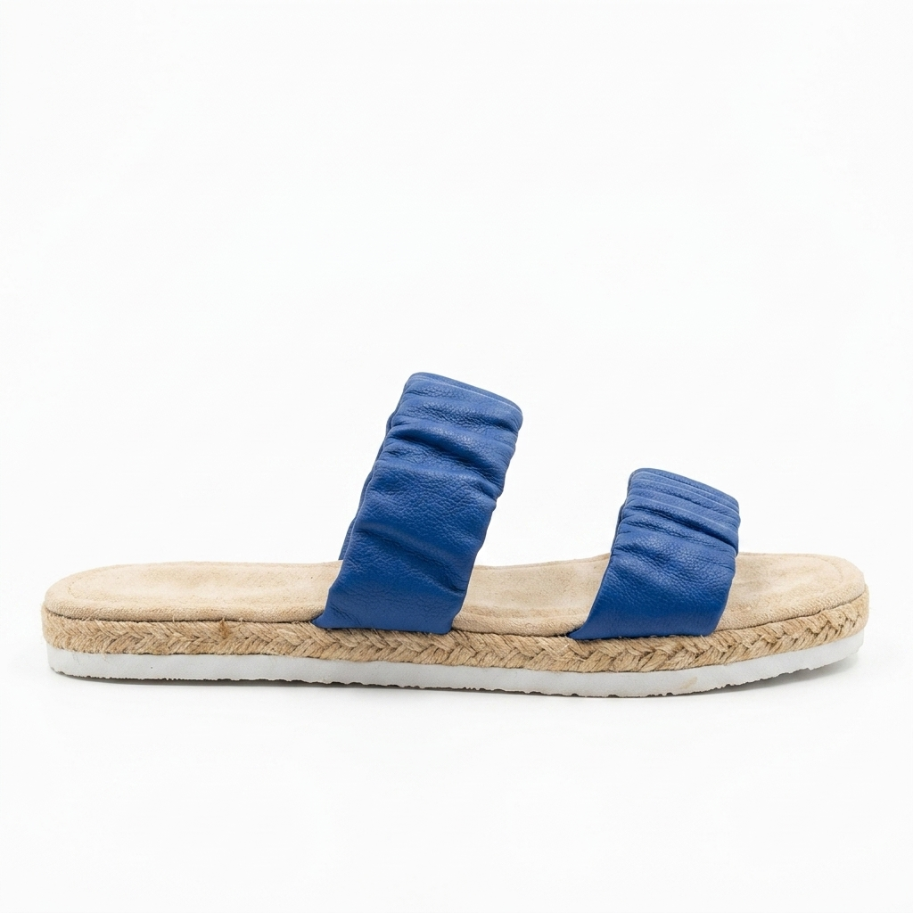 SANDALIA PLANA YUTE EN CUERO COLOR AZUL